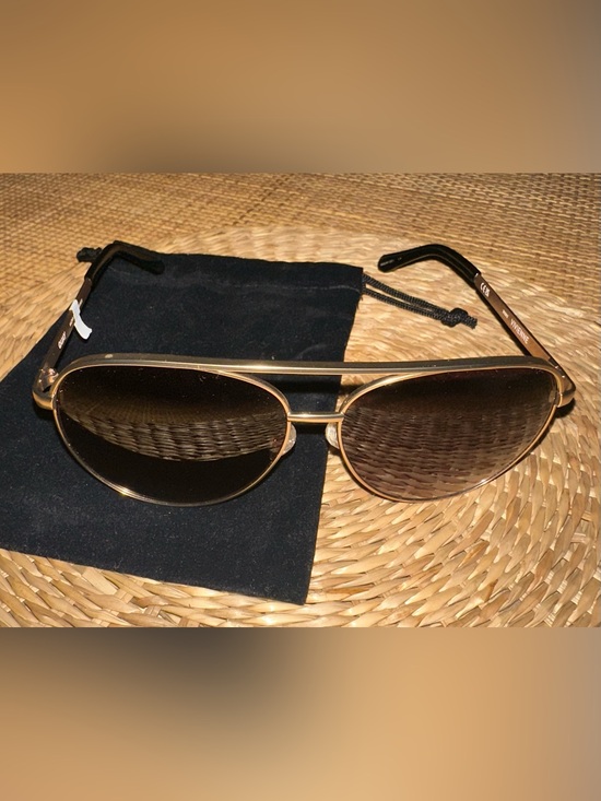 Quay Australia Accessories - Quay Australia Vivienne Aviator Sunglasses - Gold Frame, Brown Gradient Lenses✨